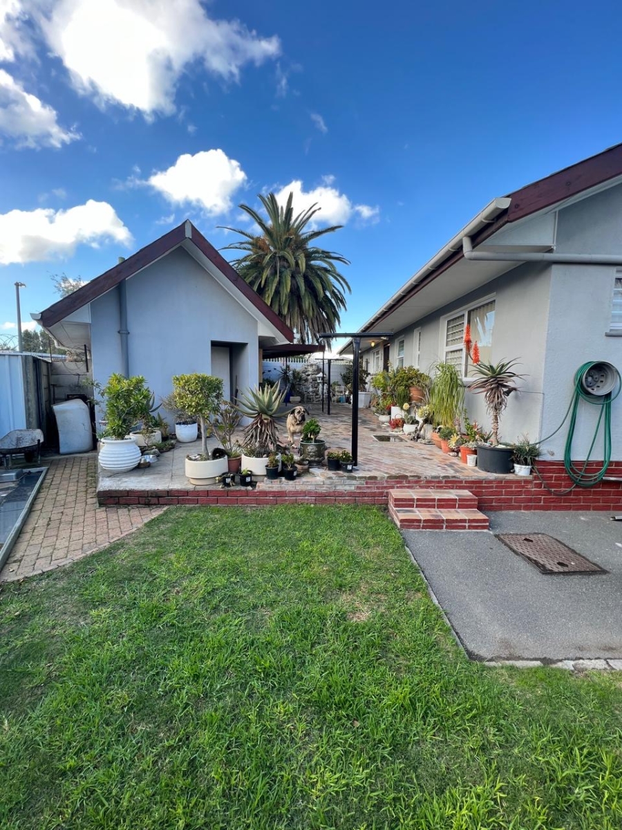 3 Bedroom Property for Sale in St Dumas Western Cape